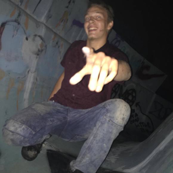 Meet your Posher, Gavin - Picture 1 of 1